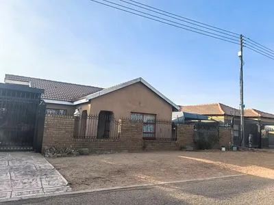 3 Bedroom House For Sale in Soshanguve F, Soshanguve - img
