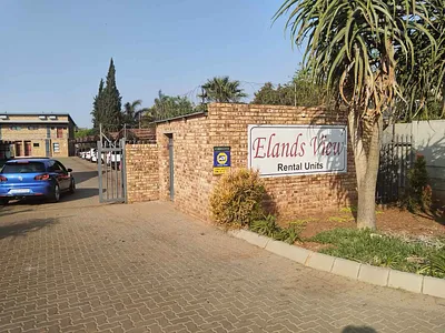 2 Bedroom Apartment For Sale in Pretoria - 6jtZ.webp