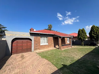 3 Bedroom House For Sale in Johannesburg - yLy6.webp