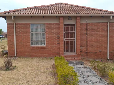 3 Bedroom House For Sale in Centurion - 79iL.webp