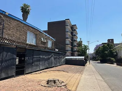 3 Bedroom Apartment For Sale in Pretoria - dnC4.webp
