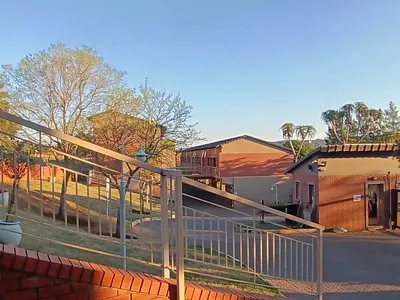 3 Bedroom Apartment For Sale in Pretoria - 7k54.webp