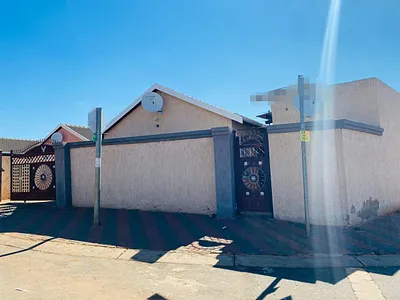 2 Bedroom House To Rent in Pretoria - img