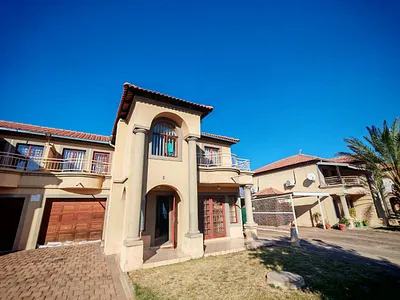 3 Bedroom Townhouse For Sale in Burgersfort - 8ScS.webp