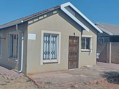 3 Bedroom House For Sale in Pretoria - PkPL.webp