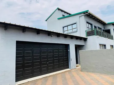 4 Bedroom House For Sale in Akasia - KkVU.webp