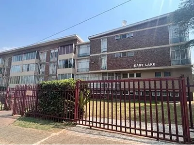 2 Bedroom Apartment For Sale in Roodepoort - kVNE.webp