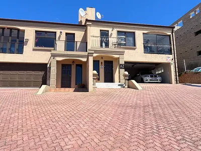 3 Bedroom House For Sale in Mossel Bay - kYtL.webp