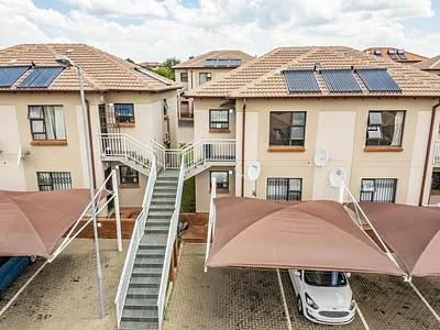 2 Bedroom Apartment For Sale in Centurion - q3Ju.webp