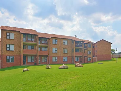 2 Bedroom Apartment For Sale in Germiston - yRm9.webp