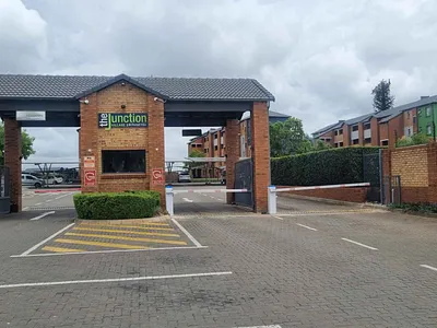 2 Bedroom Apartment For Sale in Heuweloord, Centurion - ptVe.webp