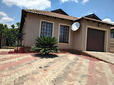 3 Bedroom House For Sale in Centurion - uFfy.webp