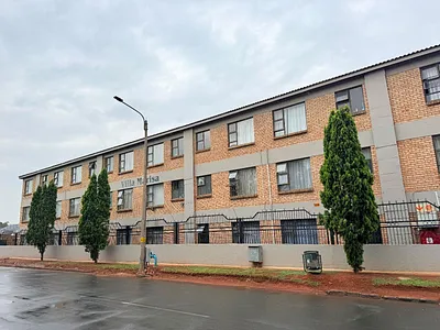 2 Bedroom Apartment For Sale in Edenvale - XSHF.webp