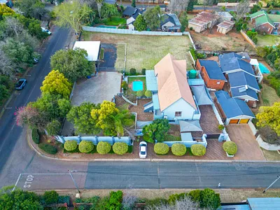 6 Bedroom House For Sale in Hartbeespoort - 8k8l.webp