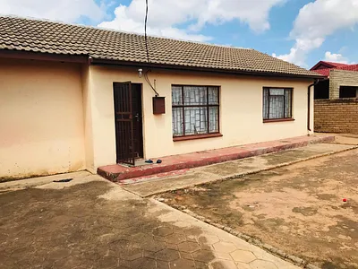 3 Bedroom House For Sale in Soshanguve HH, Soshanguve - GTBA.webp