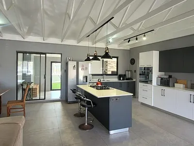 3 Bedroom House For Sale in George - 1MAk.webp