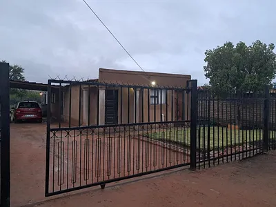 2 Bedroom House For Sale in Ga-rankuwa Unit 20, Ga-rankuwa - sHHQ.webp