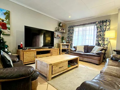 3 Bedroom Townhouse For Sale in Pretoria - X22c.webp