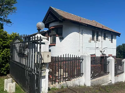 4 Bedroom House For Sale in Queensburgh - 8dDp.webp