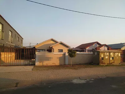 3 Bedroom House For Sale in Soshanguve XX, Soshanguve - jDuD.webp