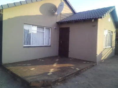 3 Bedroom House For Sale in Tembisa - j97m.webp