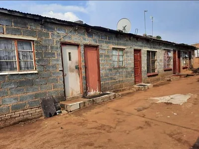 6 Bedroom House For Sale in Midrand - 3Lka.webp