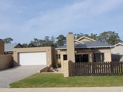 3 Bedroom House For Sale in George - Yoar.webp