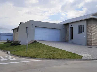 3 Bedroom House For Sale in George - nzHY.webp