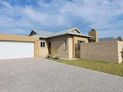 3 Bedroom House For Sale in George - XiGr.webp