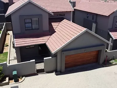3 Bedroom House For Sale in Bloemfontein - T2dy.webp