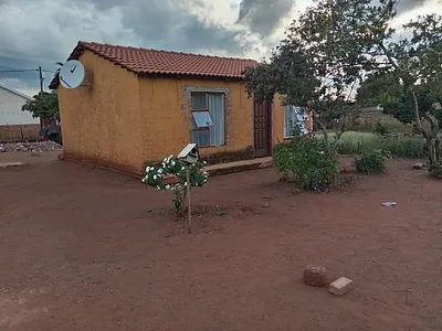 2 Bedroom House For Sale in Soshanguve South Ext 3, Soshanguve South - 9gZU.webp