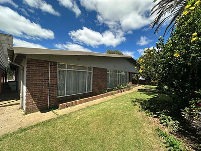 4 Bedroom House For Sale in Glencoe - L6Db.webp