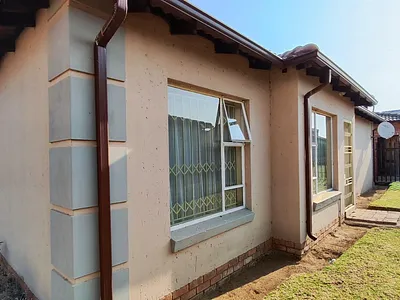 3 Bedroom House For Sale in Nigel - PV0r.webp