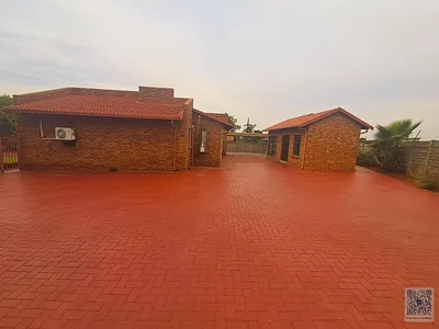 3 Bedroom House For Sale in Akasia - HtUi.webp