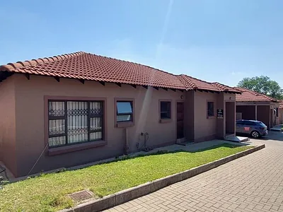 3 Bedroom Townhouse For Sale in Pretoria - kcjY.webp