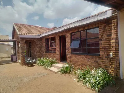 Commercial Property To Rent in Pretoria - img