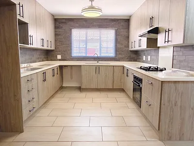 4 Bedroom House For Sale in Leeupoort - img