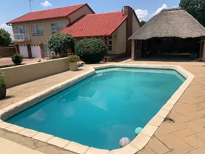 4 Bedroom House For Sale in Johannesburg - 0NkG.webp