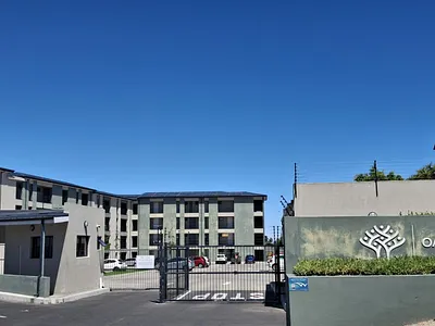 2 Bedroom Apartment For Sale in Oakglen, Bellville - lfm2.webp