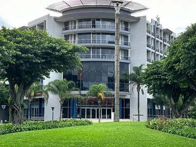 2 Bedroom Apartment For Sale in Umhlanga - R4Jn.webp