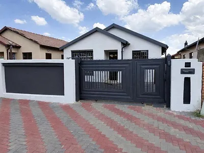 3 Bedroom House For Sale in Soshanguve VV, Soshanguve - kVTV.webp