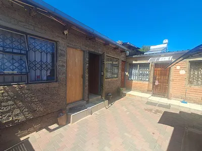 2 Bedroom House For Sale in Tembisa - 8JPJ.webp