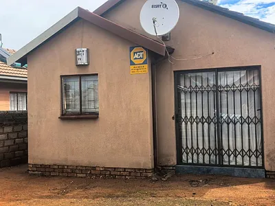 2 Bedroom House To Rent in Soshanguve VV, Soshanguve - 7sWC.webp