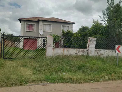 3 Bedroom House For Sale in Akasia - w6vW.webp