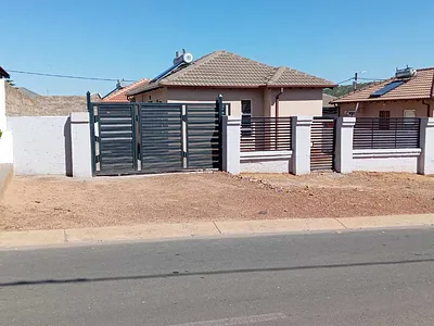 2 Bedroom House For Sale in Pretoria - t7BC.webp
