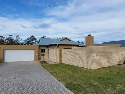 3 Bedroom House For Sale in George - QSHH.webp