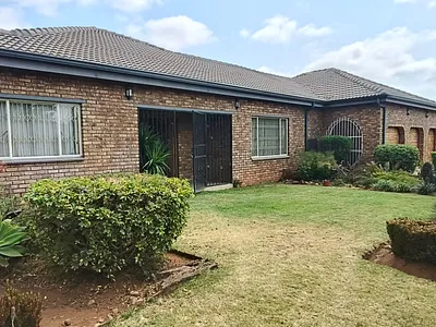 6 Bedroom House For Sale in Pretoria - img