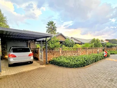2 Bedroom Townhouse For Sale in Pretoria - W80d.webp