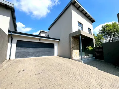 3 Bedroom Townhouse For Sale in Pretoria - O7Bj.webp