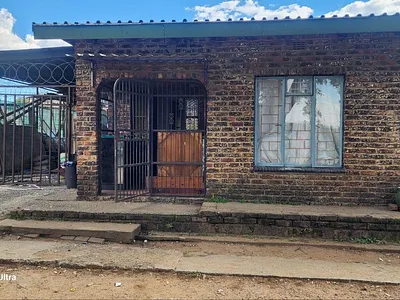 5 Bedroom House For Sale in Rustenburg - EzHc.webp